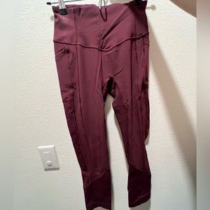 Lulu Lemon cropped leggings size 4